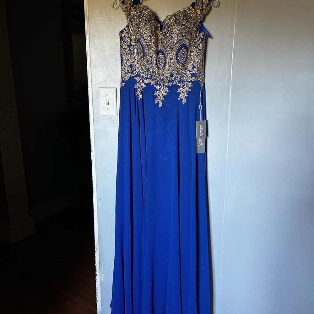 Elegant Blue Evening Gown